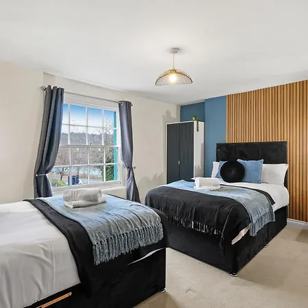 The Harbourside - Sleeps 16 * 브리스틀
