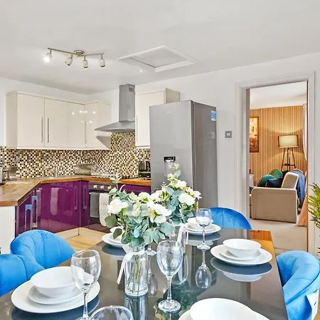 The Harbourside - Sleeps 16 * 브리스틀