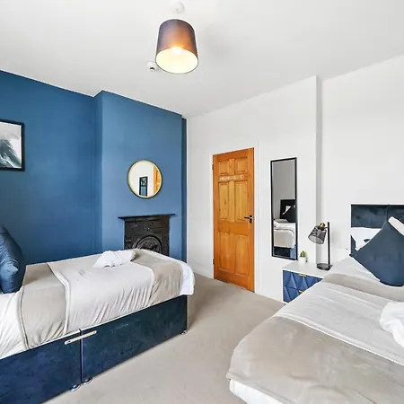 The Harbourside - Sleeps 16 아파트 *