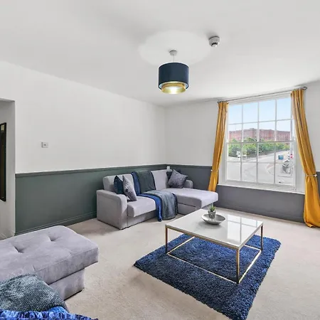 The Harbourside - Sleeps 16 شقة بريستول