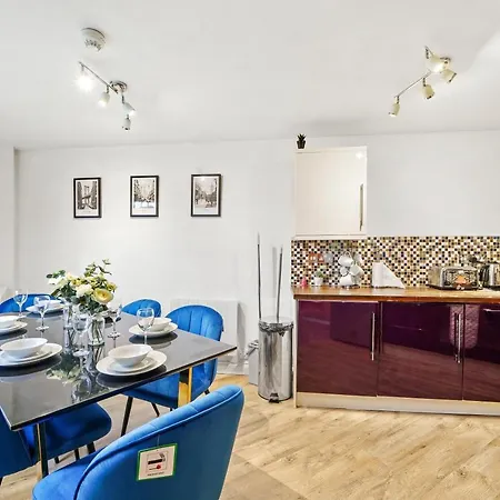 Lägenhet The Harbourside - Sleeps 16 Bristol